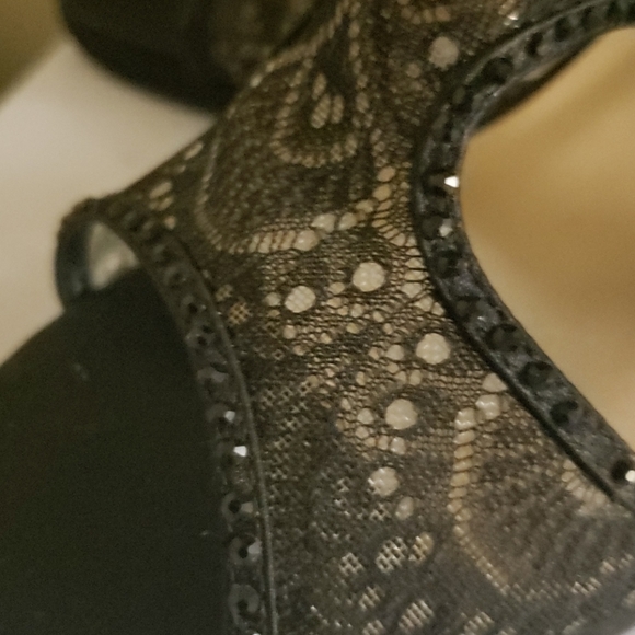 Gorgeous Lace 4" Heels Size 9.5 - Picture 11 of 12
